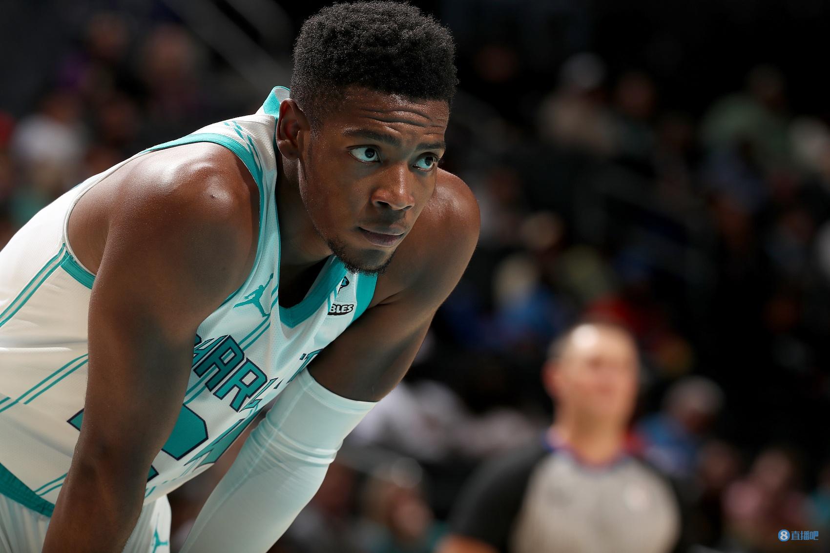 包含黄蜂轻取西班牙男篮，瓦兰丘纳斯爆发神勇的词条