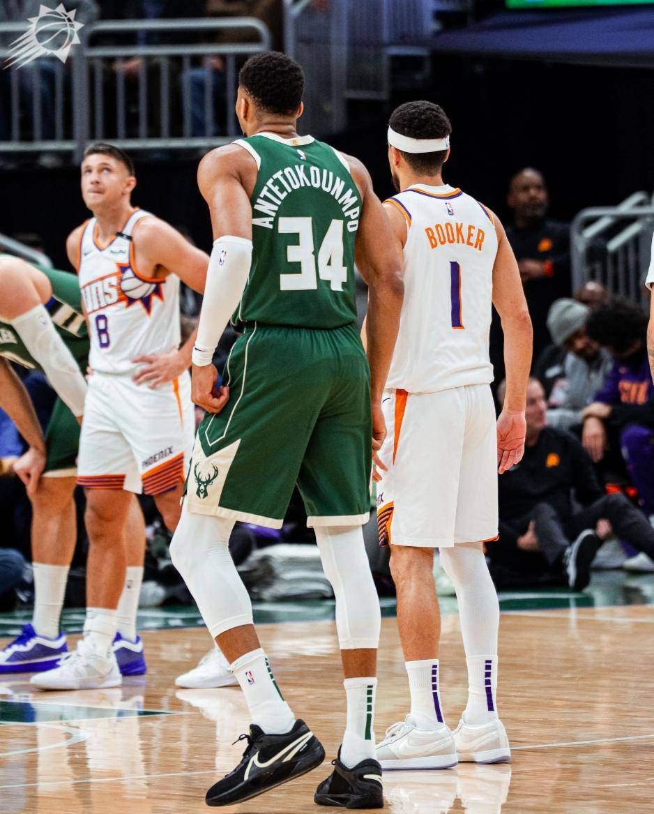 澳大利亚男篮力克雄鹿，布克制霸全场