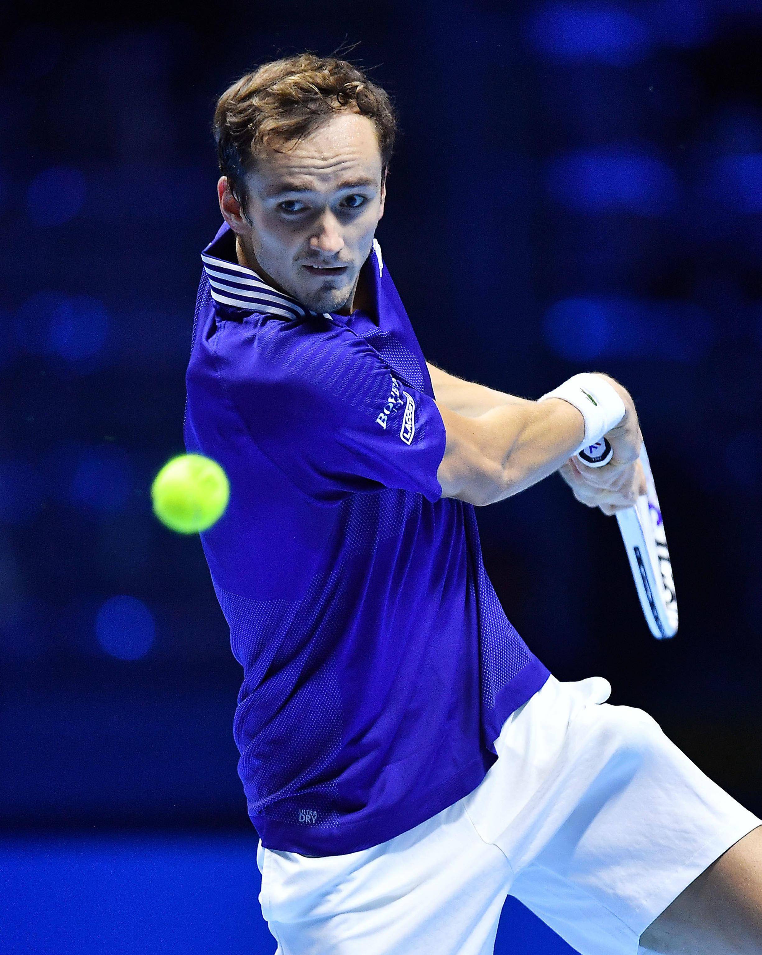 英国网球队险胜美国网球队,梅德韦杰夫关键制胜的简单介绍 英国网球队险胜美国网球队,梅德韦杰夫关键制胜的简单介绍