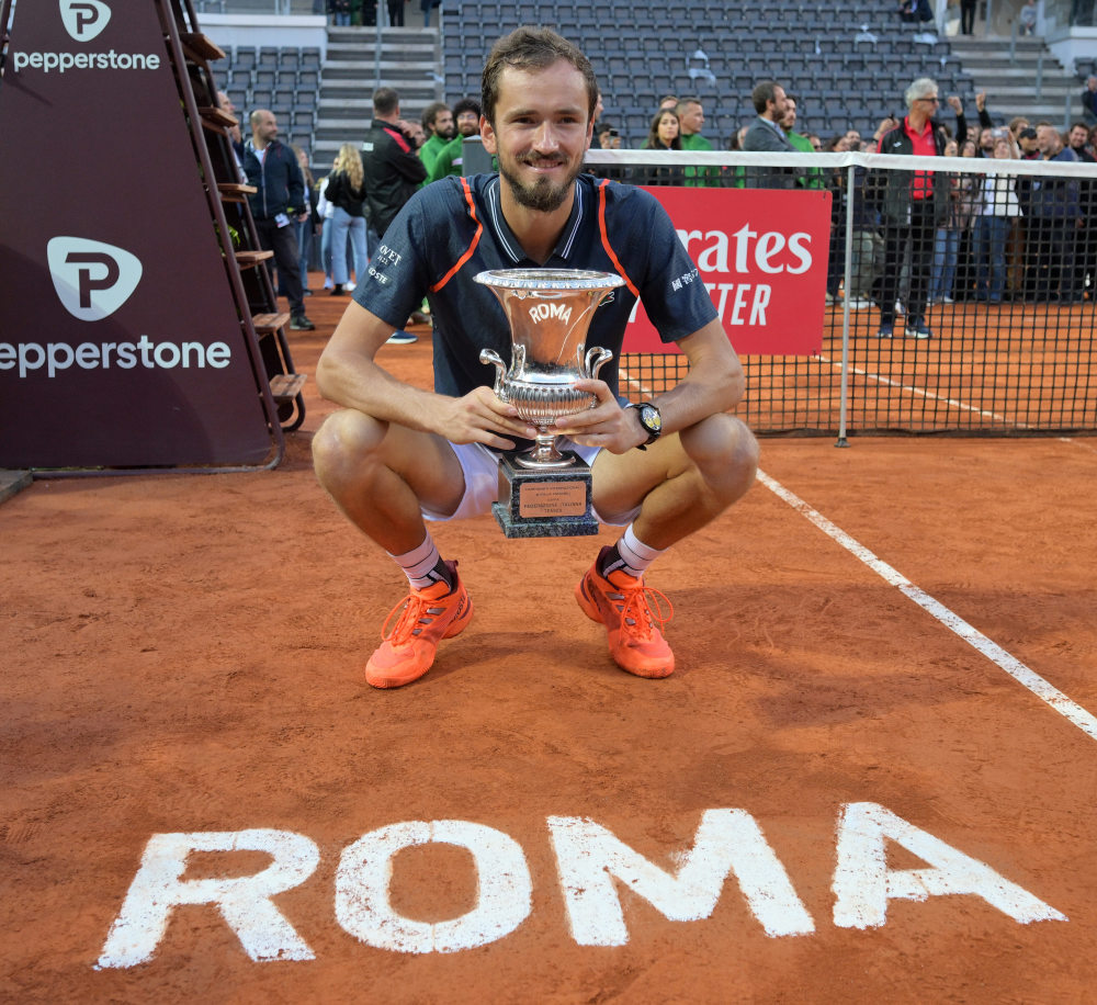 英国网球队险胜美国网球队,梅德韦杰夫关键制胜的简单介绍 英国网球队险胜美国网球队,梅德韦杰夫关键制胜的简单介绍