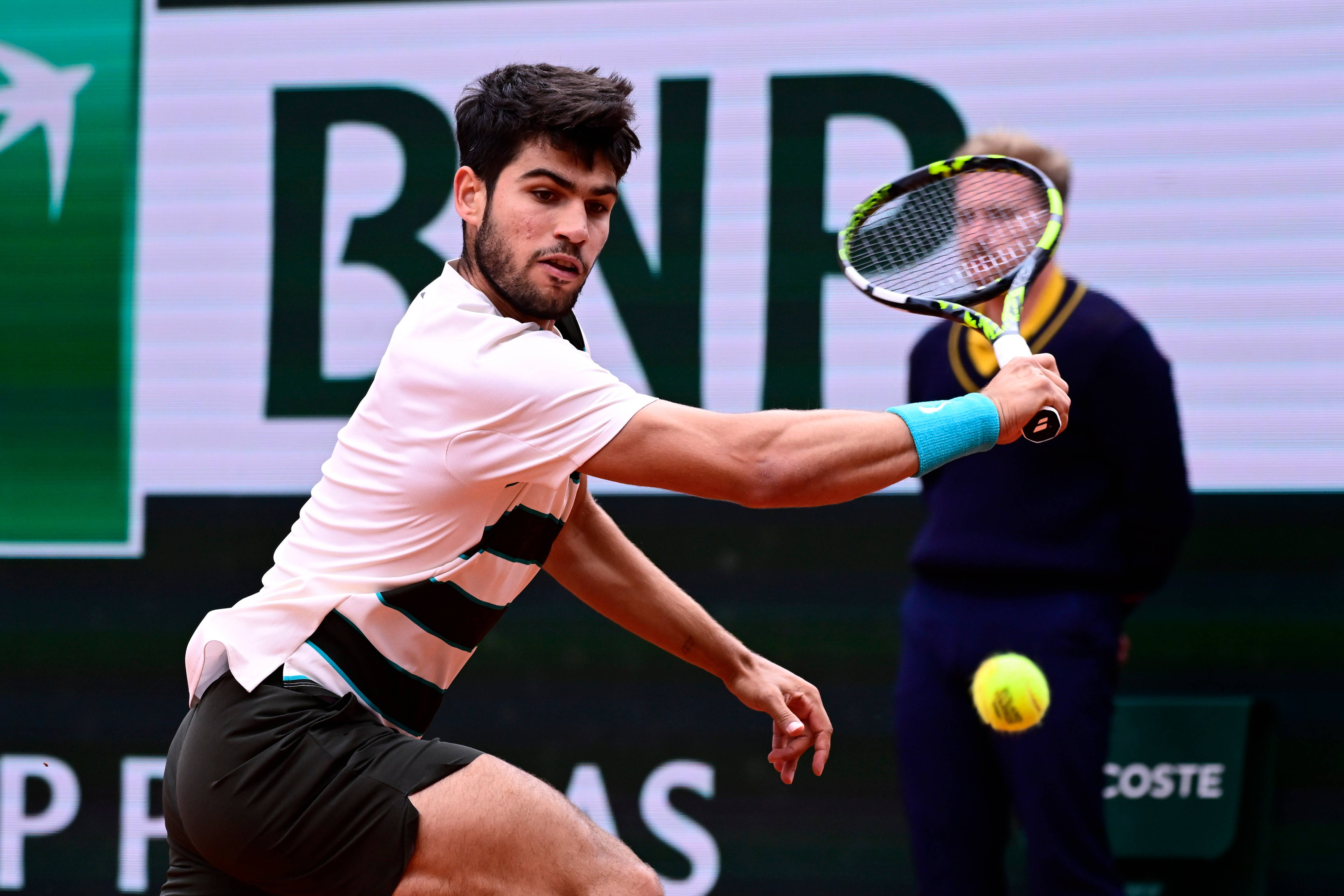 包含美国网球队鏖战英国网球队,阿尔卡拉斯打破历史纪录的词条 包含美国网球队鏖战英国网球队,阿尔卡拉斯打破历史纪录的词条