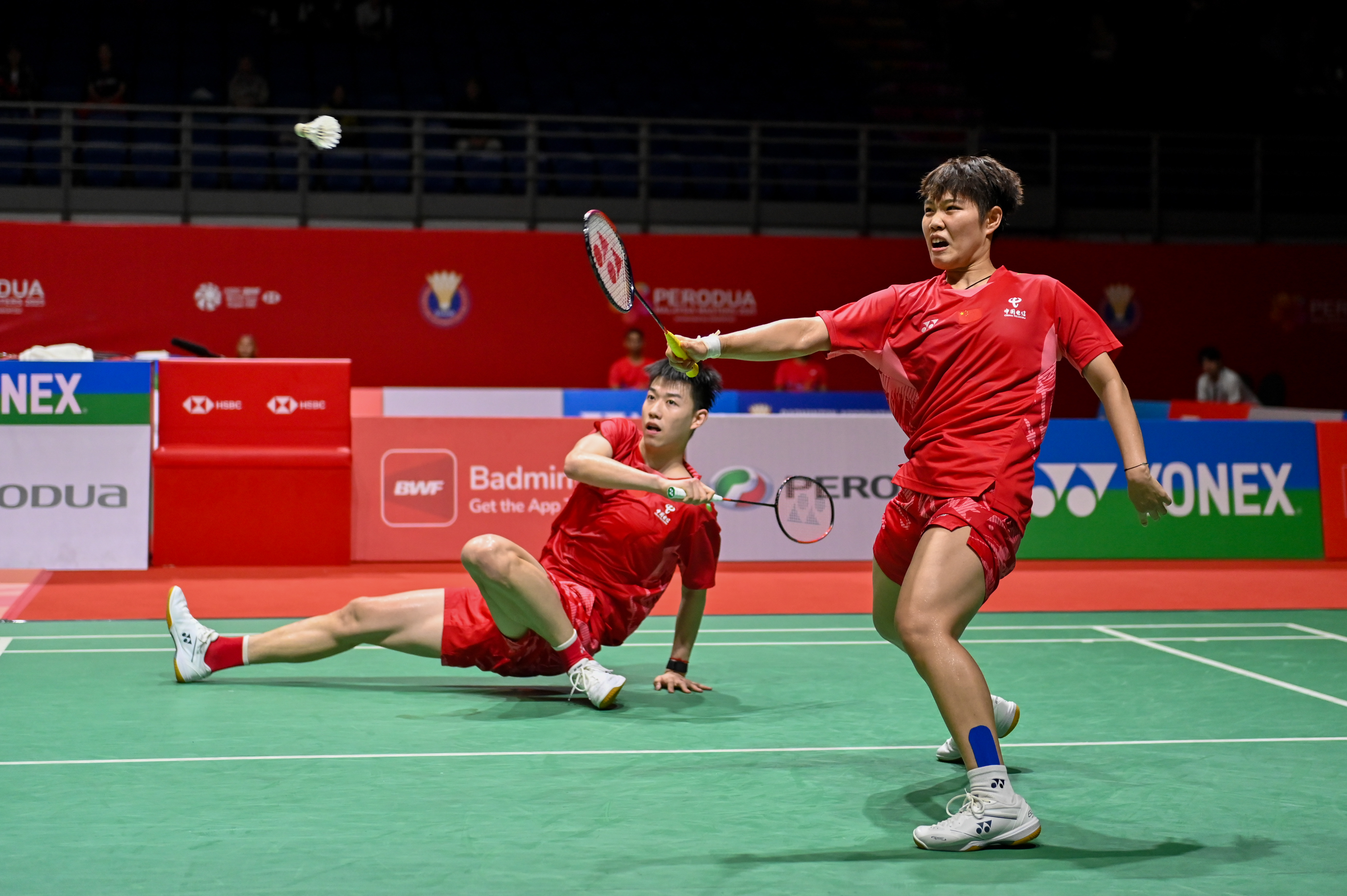 韩国羽毛球队鏖战马来西亚羽毛球队,马琳统治全场的简单介绍 韩国羽毛球队鏖战马来西亚羽毛球队,马琳统治全场的简单介绍