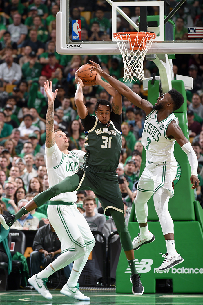 雄鹿B队血洗凯尔特人B队，萨博尼斯三分雨点燃全场的简单介绍