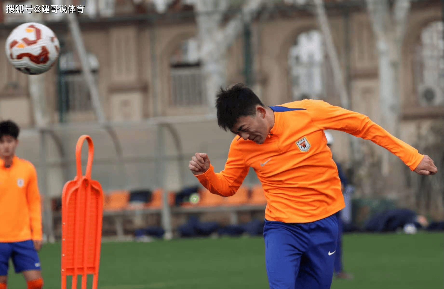 包含前锋球员在比赛中展现出了不可阻挡的力量的词条 包含前锋球员在比赛中展现出了不可阻挡的力量的词条