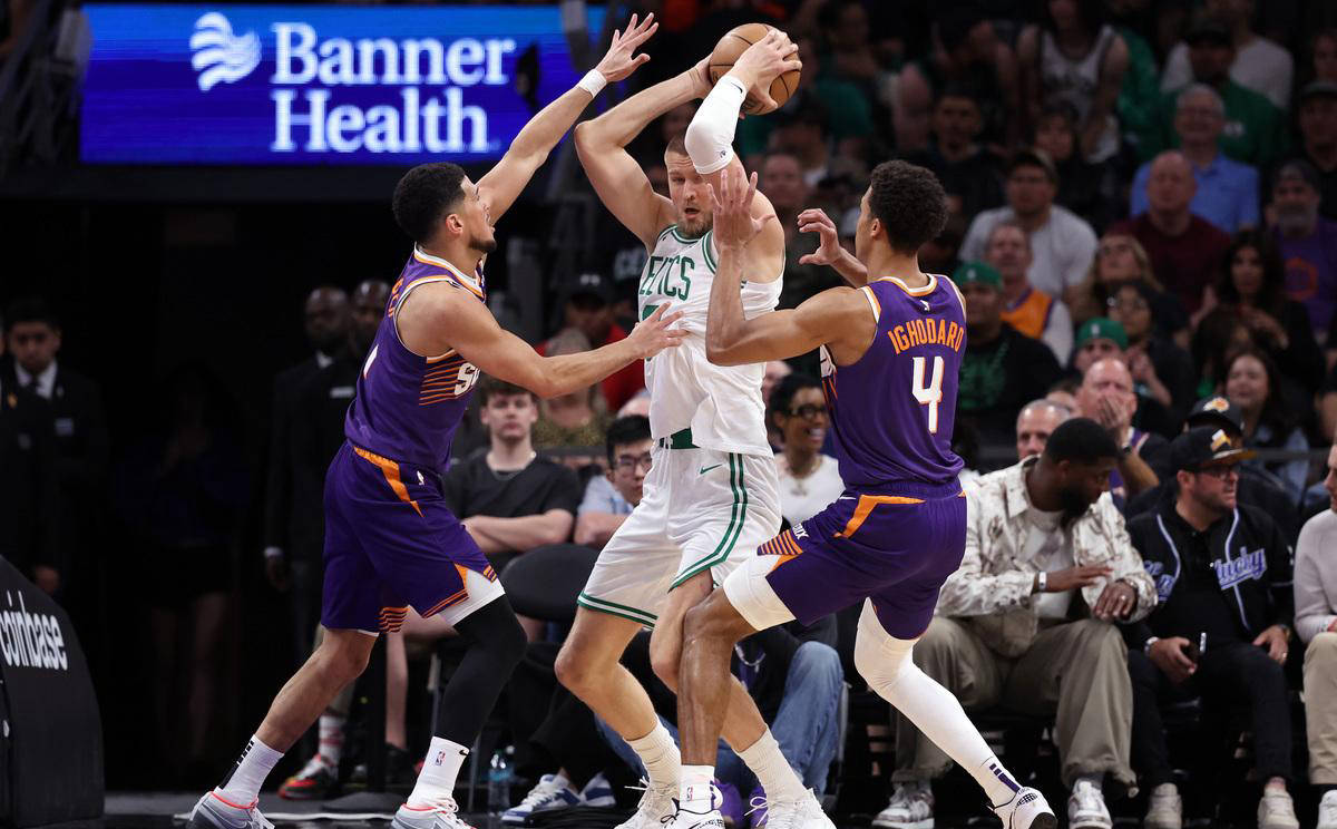 马刺新援首秀表现出色，球队士气大振的简单介绍