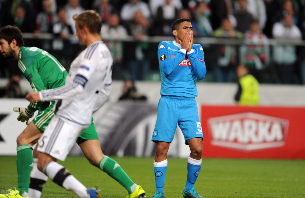 包含那不勒斯防线示弱，遭遇连败的词条