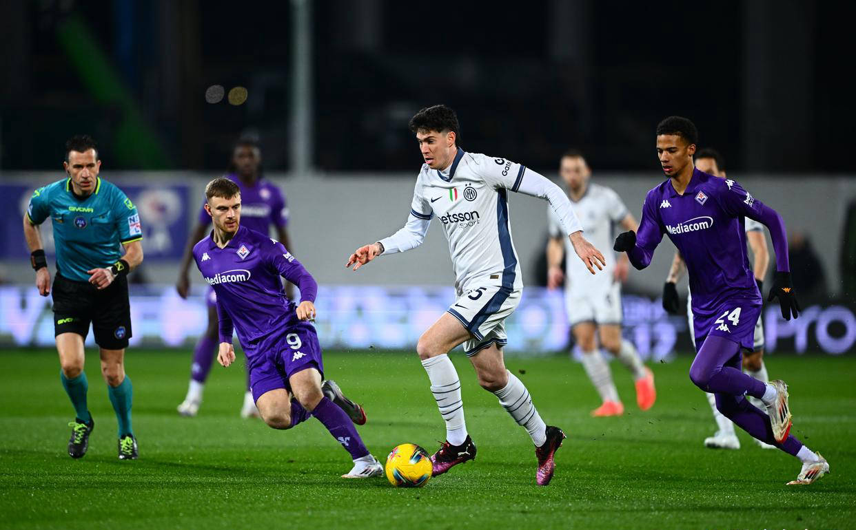 瓦伦西亚主场惨败于巴萨,遭遇困境的简单介绍 瓦伦西亚主场惨败于巴萨,遭遇困境的简单介绍