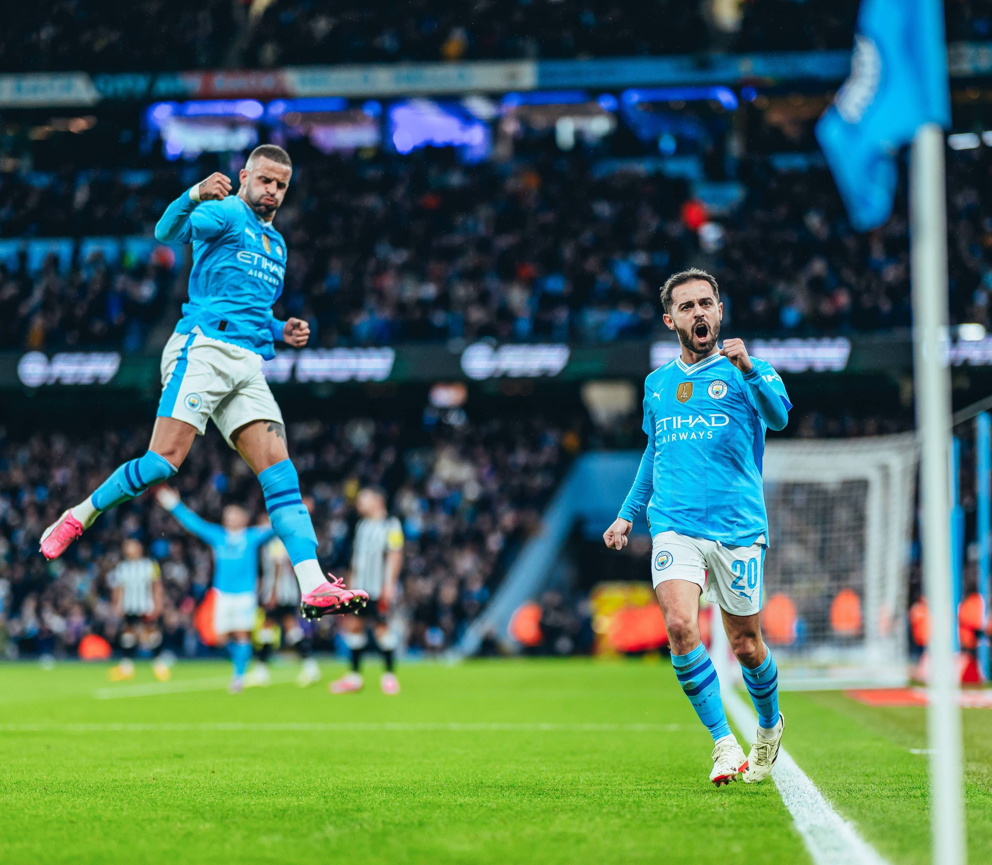 包含曼城球员因慈善事业获得认可的词条